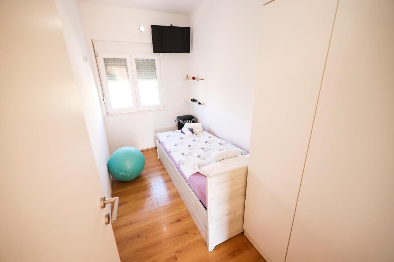 Apartman Heder Zara Esterno foto